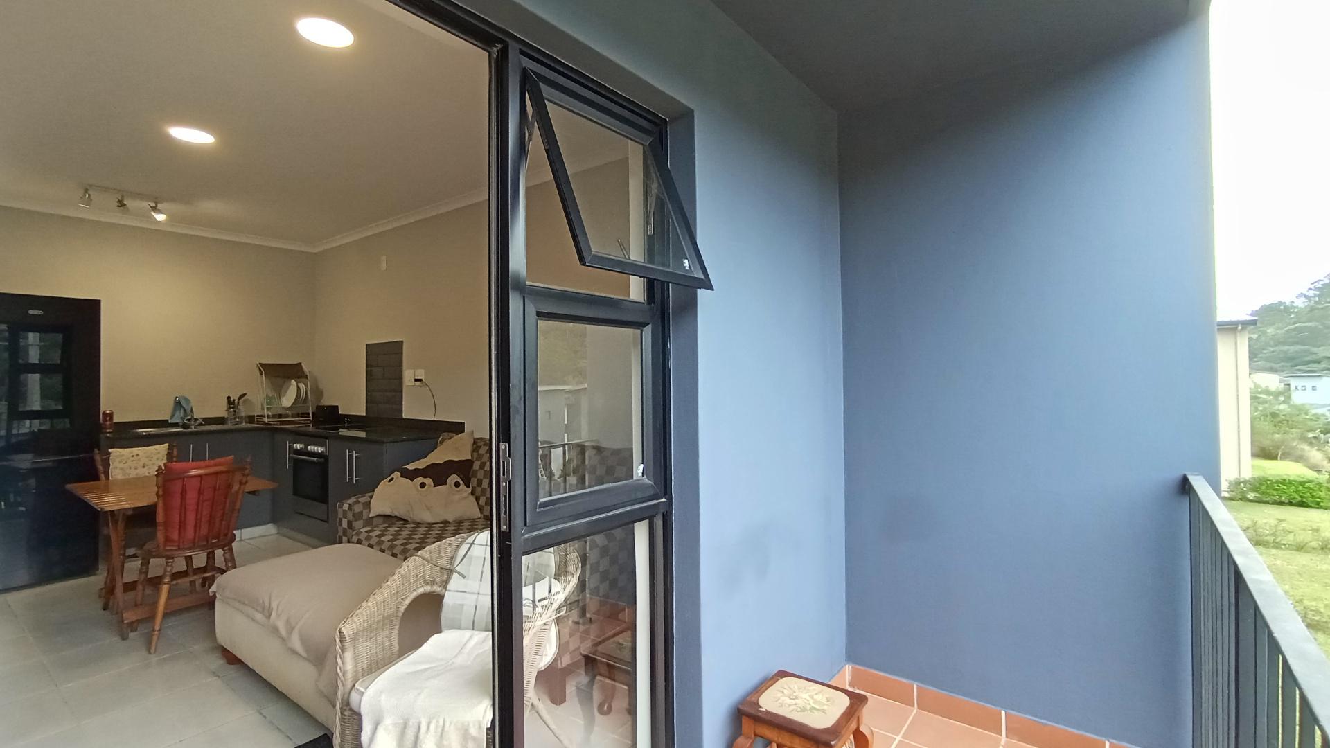 Balcony - 4 square meters of property in Waterfall