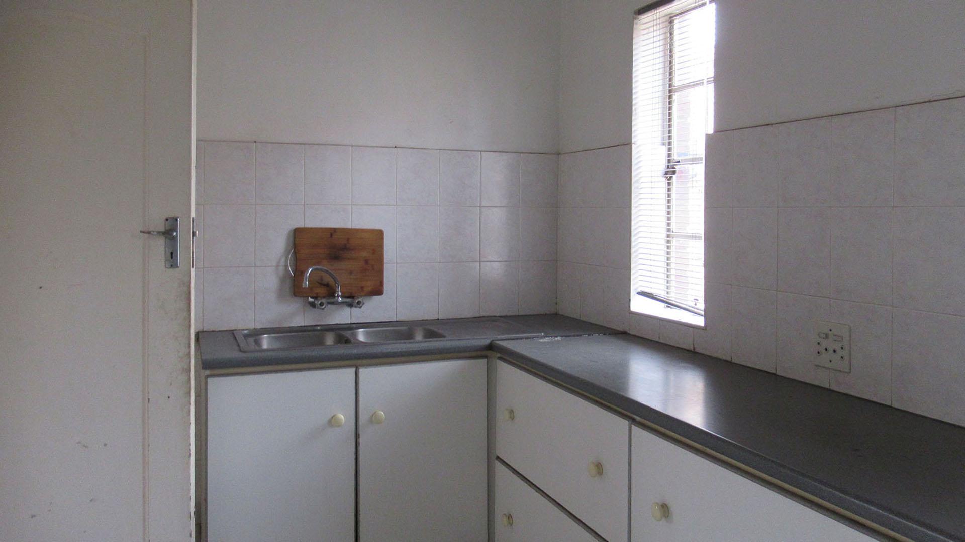 Kitchen - 21 square meters of property in Townsview