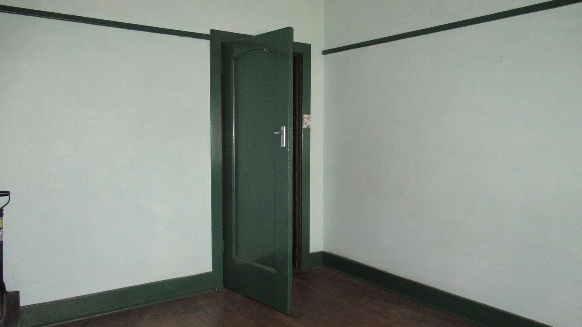 Bed Room 4 - 12 square meters of property in Townsview