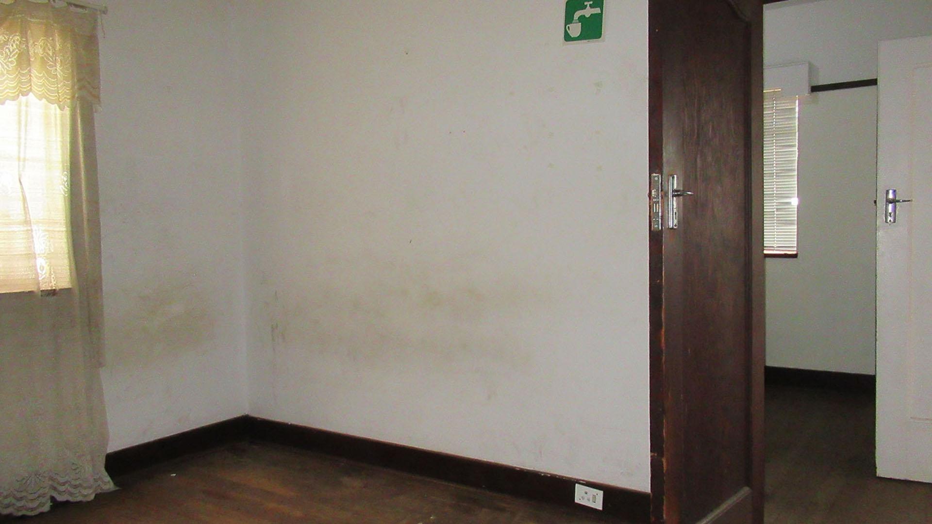 Bed Room 2 - 11 square meters of property in Townsview