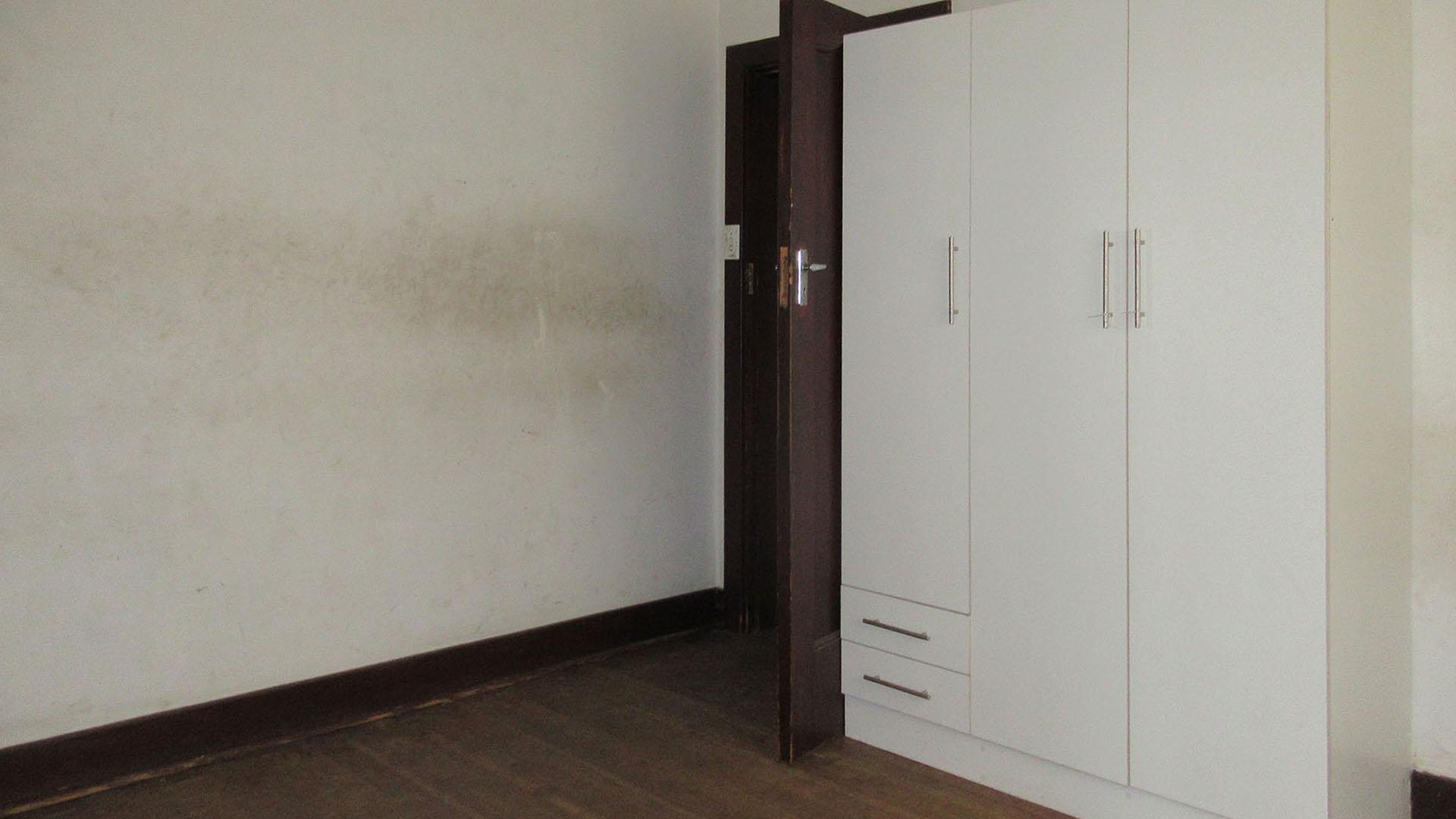 Bed Room 2 - 11 square meters of property in Townsview