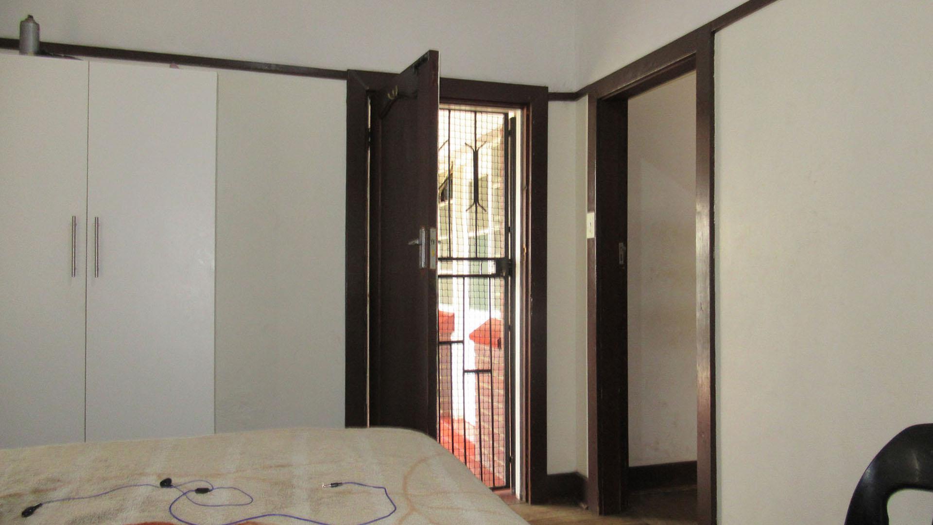 Bed Room 3 - 11 square meters of property in Townsview