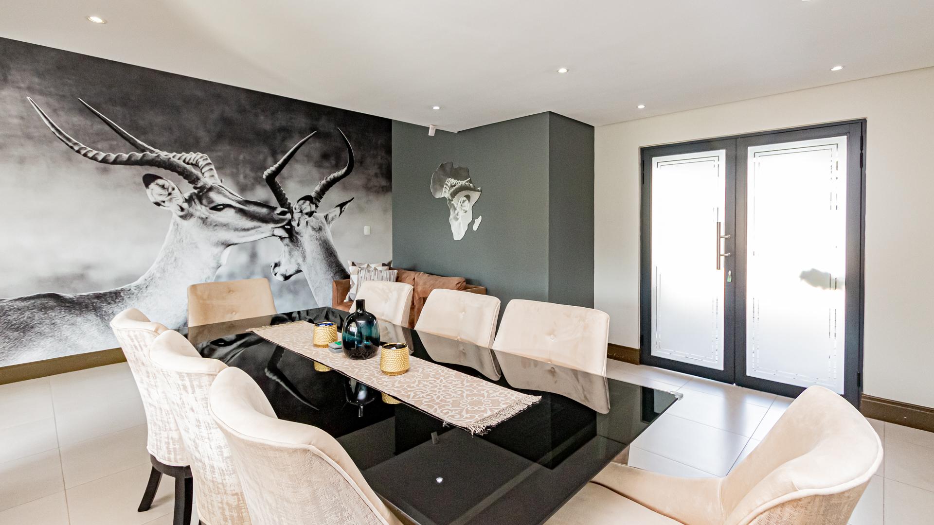 Dining Room of property in Copperleaf Golf and Country Estate