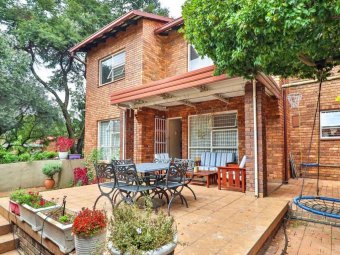 3 Bedroom Simplex for Sale For Sale in Faerie Glen - MR674007