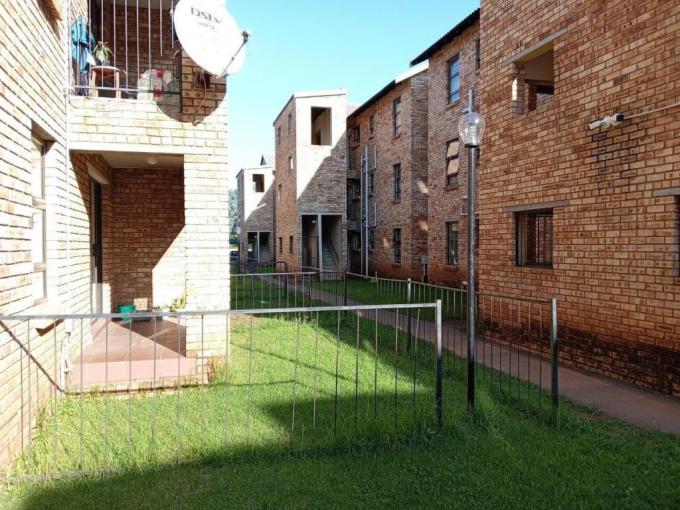 2 Bedroom Simplex for Sale For Sale in Princess A.H. - MR674037