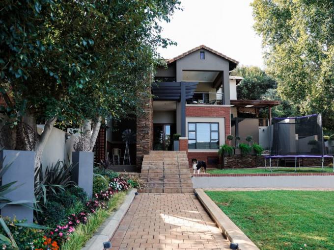 5 Bedroom House for Sale For Sale in Hartbeespoort - MR674053