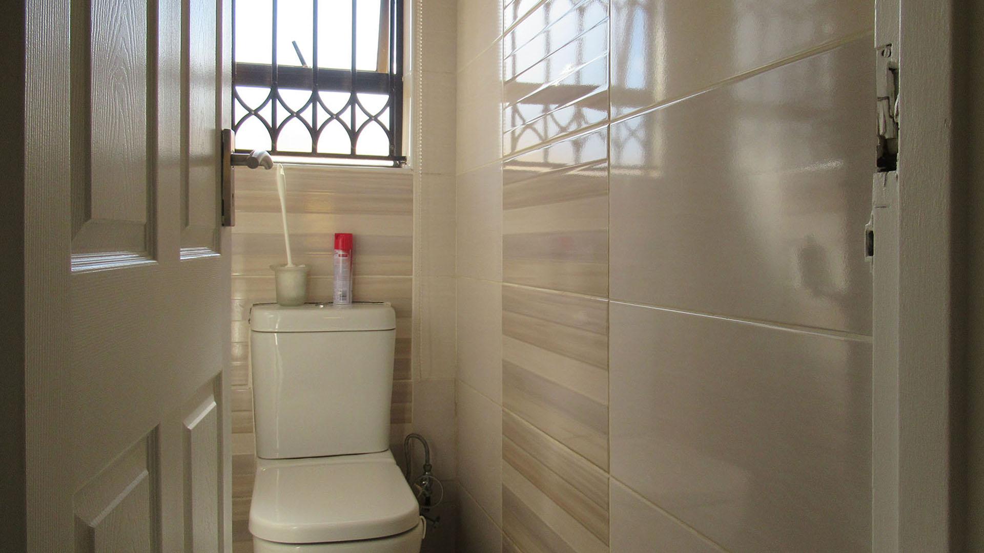 Bathroom 2 - 2 square meters of property in Ennerdale