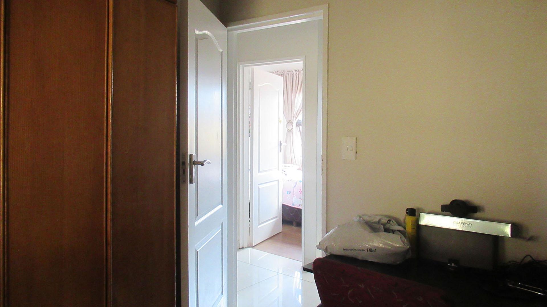 Bed Room 3 - 7 square meters of property in Ennerdale