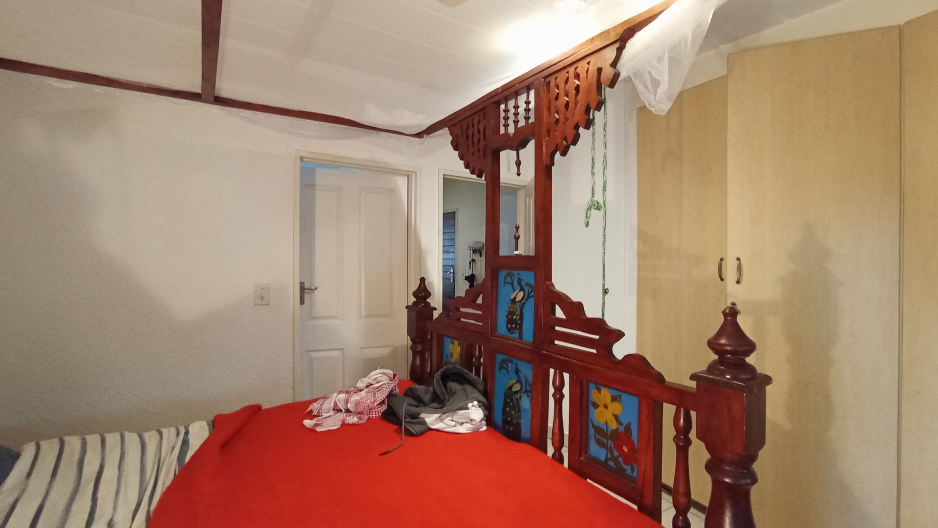 Main Bedroom - 16 square meters of property in Melville