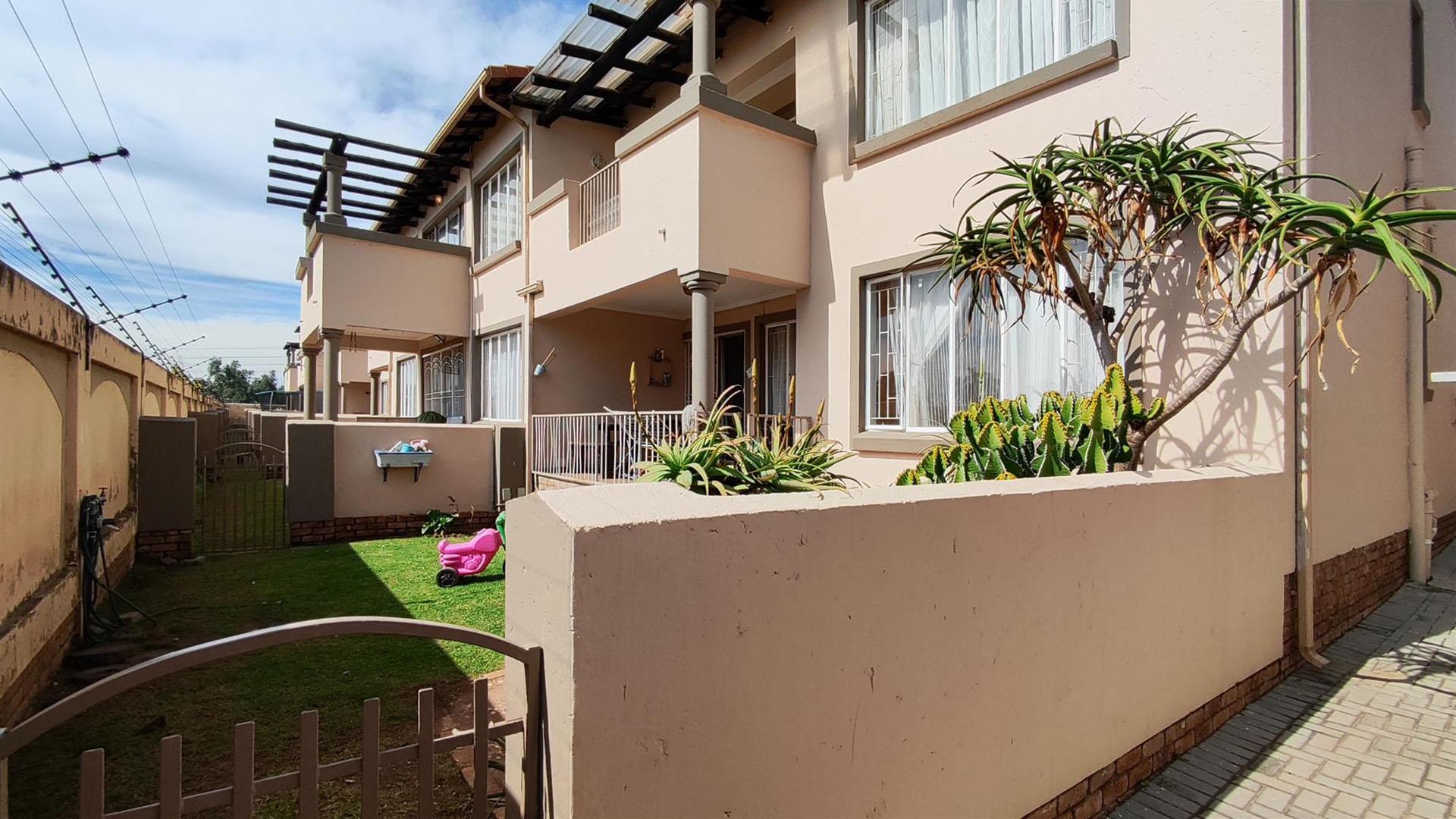 Front View of property in Dalpark