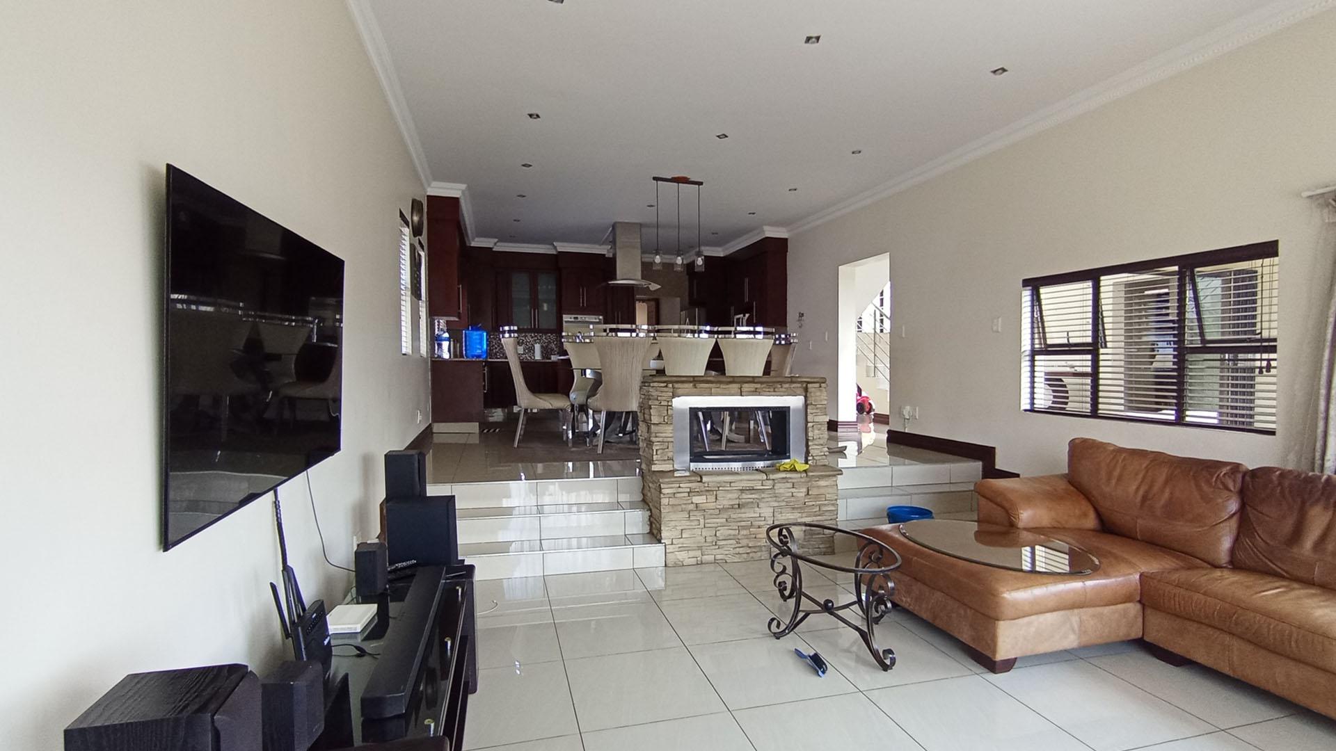 Lounges - 41 square meters of property in Blue Valley Golf Estate