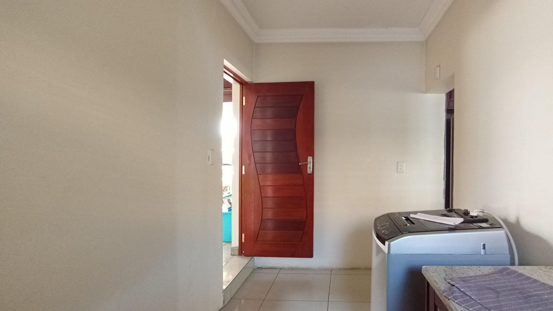 Scullery - 10 square meters of property in Blue Valley Golf Estate
