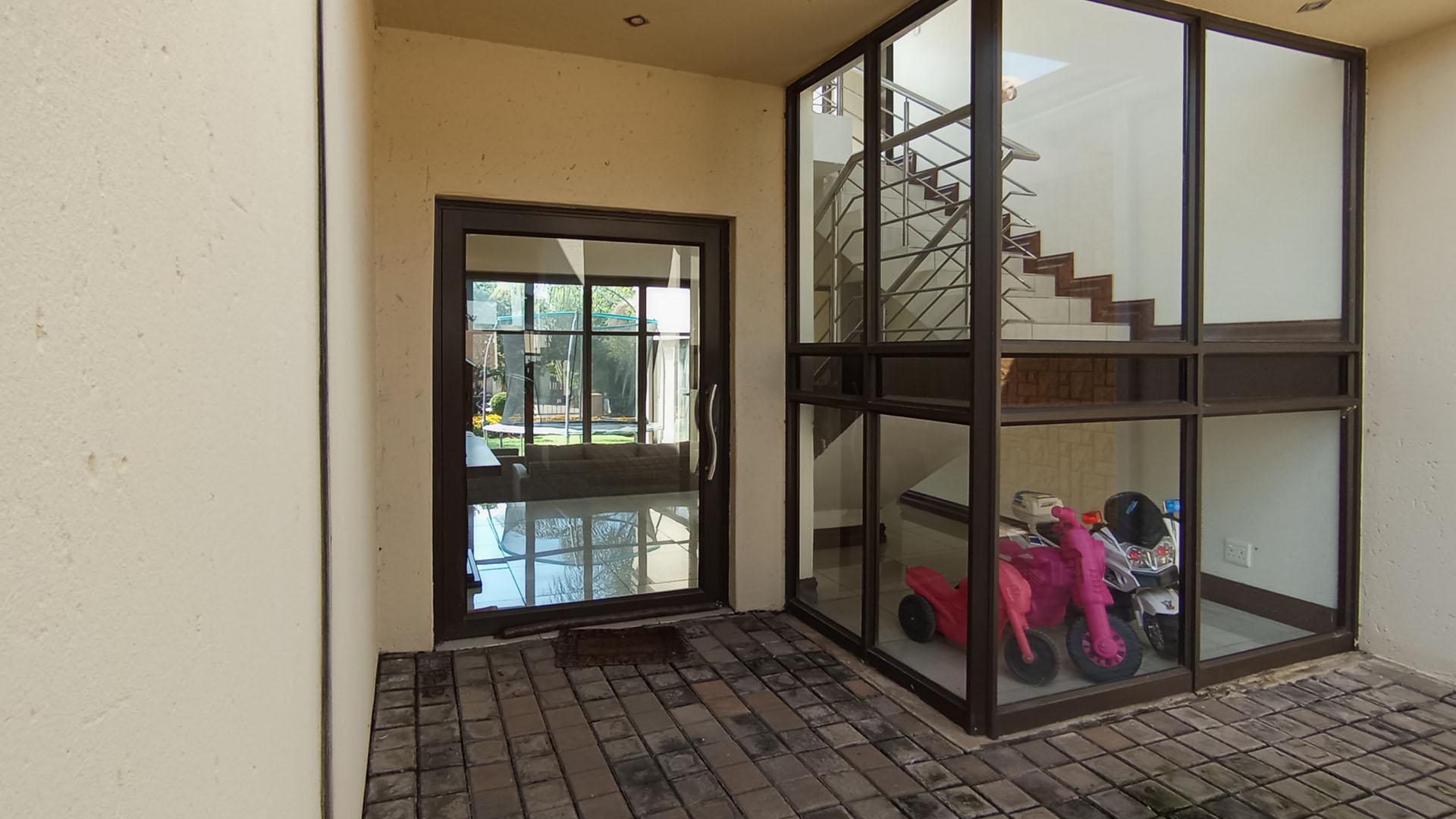 Front View of property in Blue Valley Golf Estate