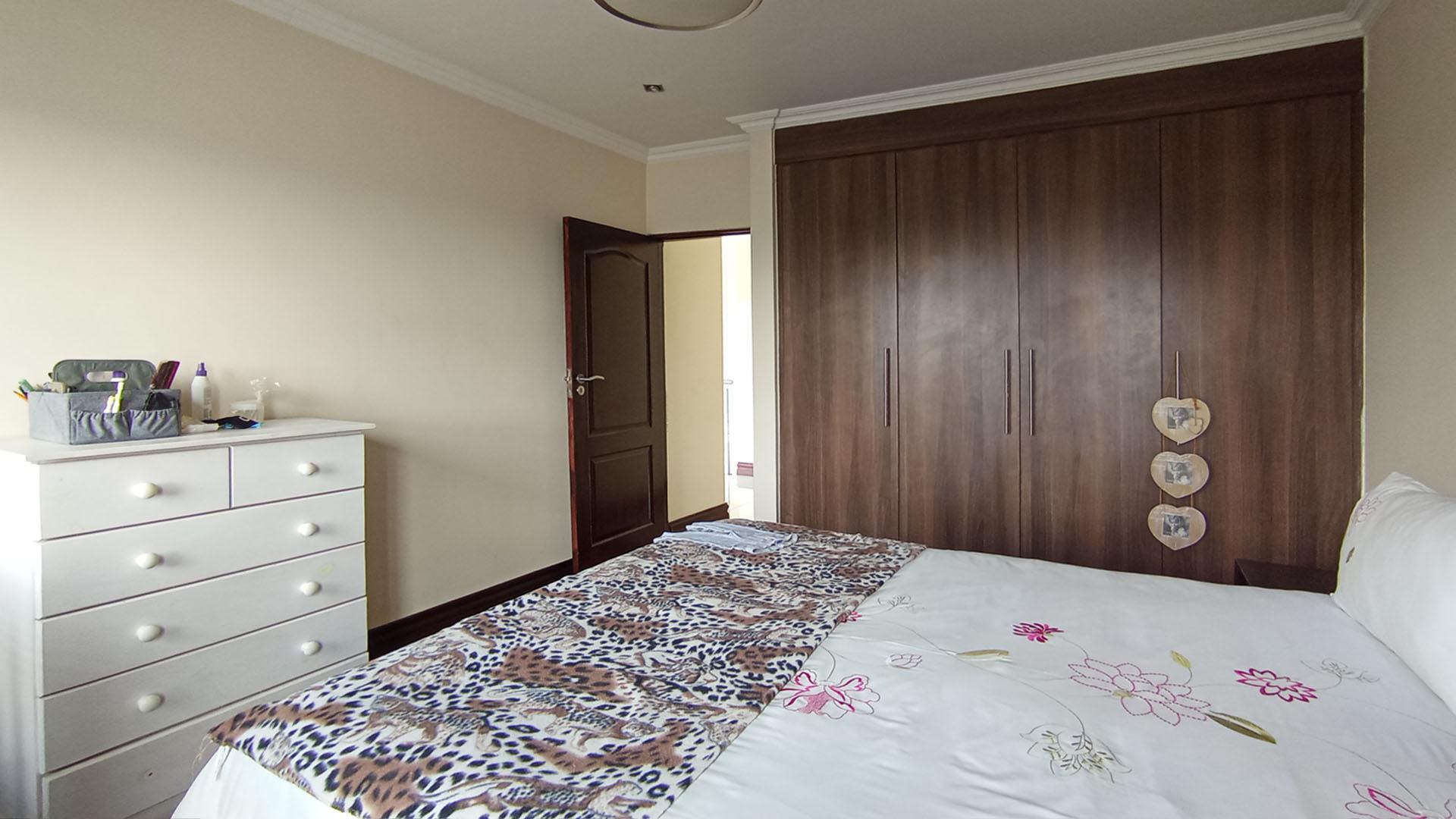 Bed Room 3 - 18 square meters of property in Blue Valley Golf Estate