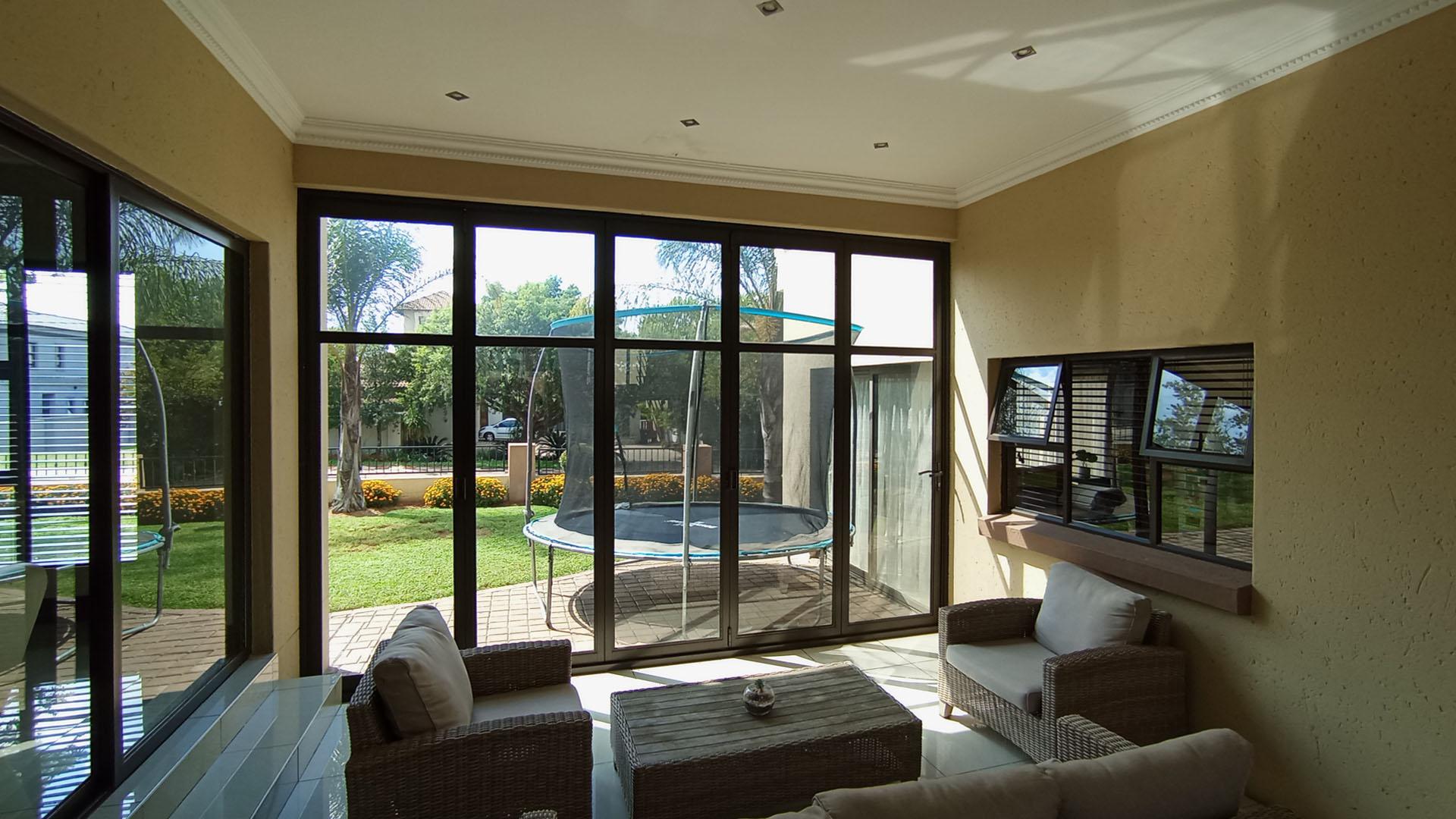 Patio - 18 square meters of property in Blue Valley Golf Estate