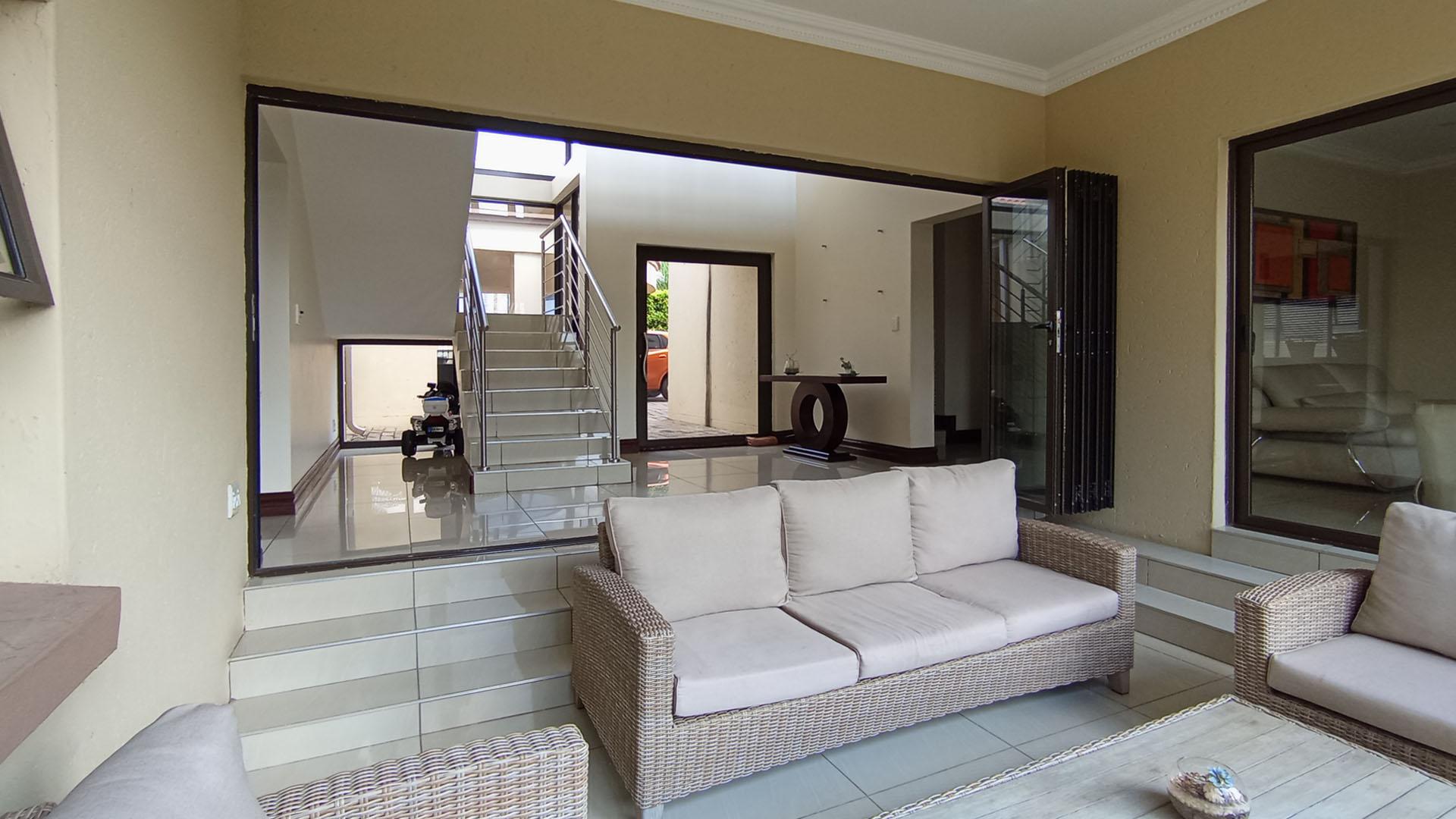 Patio - 18 square meters of property in Blue Valley Golf Estate