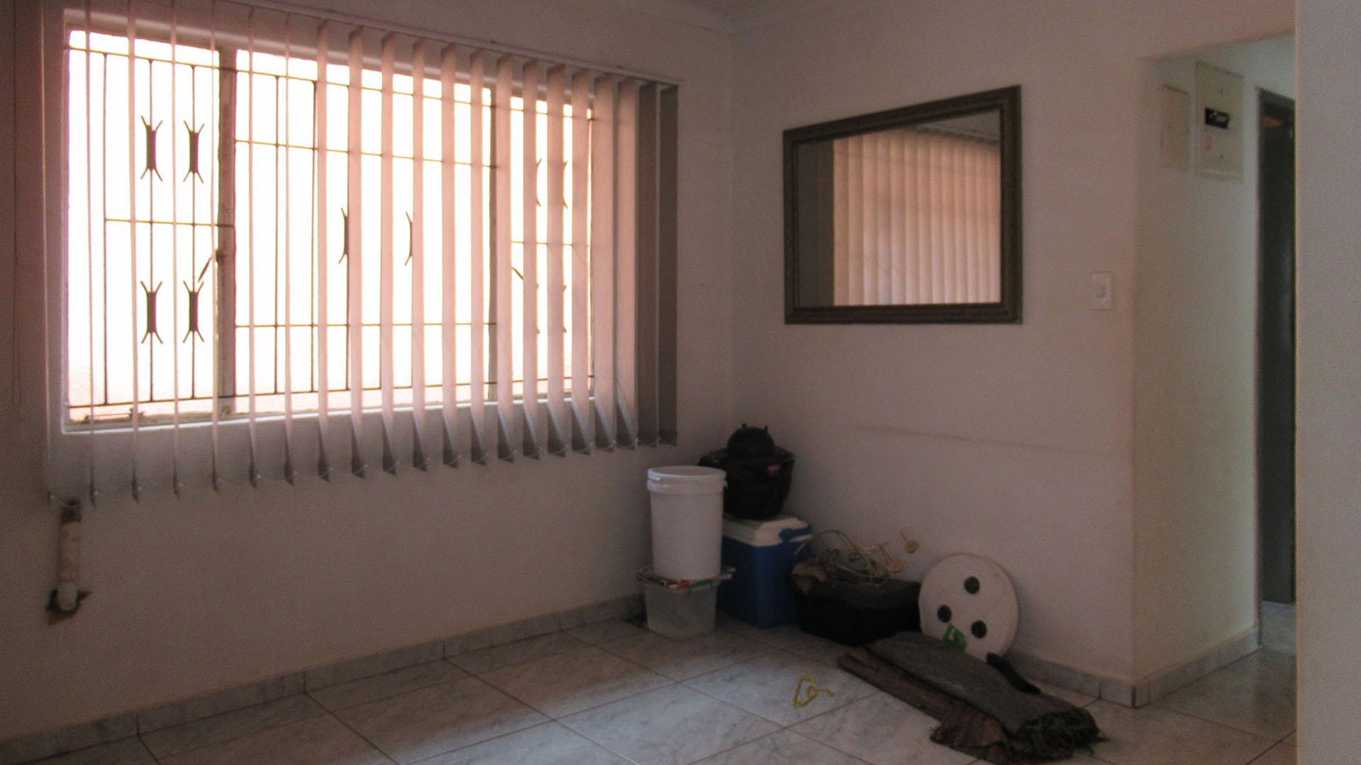 Dining Room - 11 square meters of property in Protea South