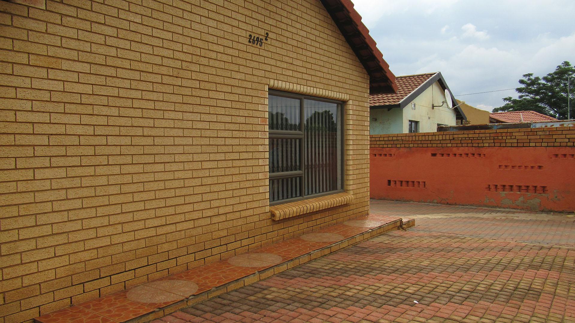 Front View of property in Protea South