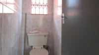 Bathroom 1 - 2 square meters of property in Protea South