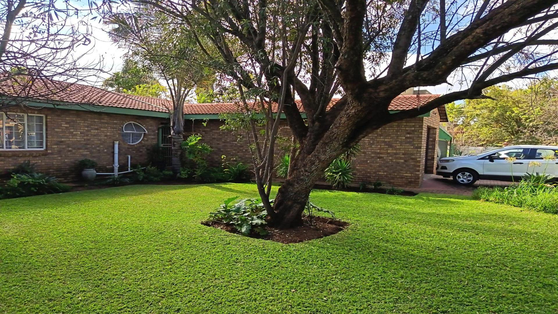 Spaces - 5 square meters of property in Eikepark