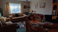 Lounges - 14 square meters of property in Eikepark