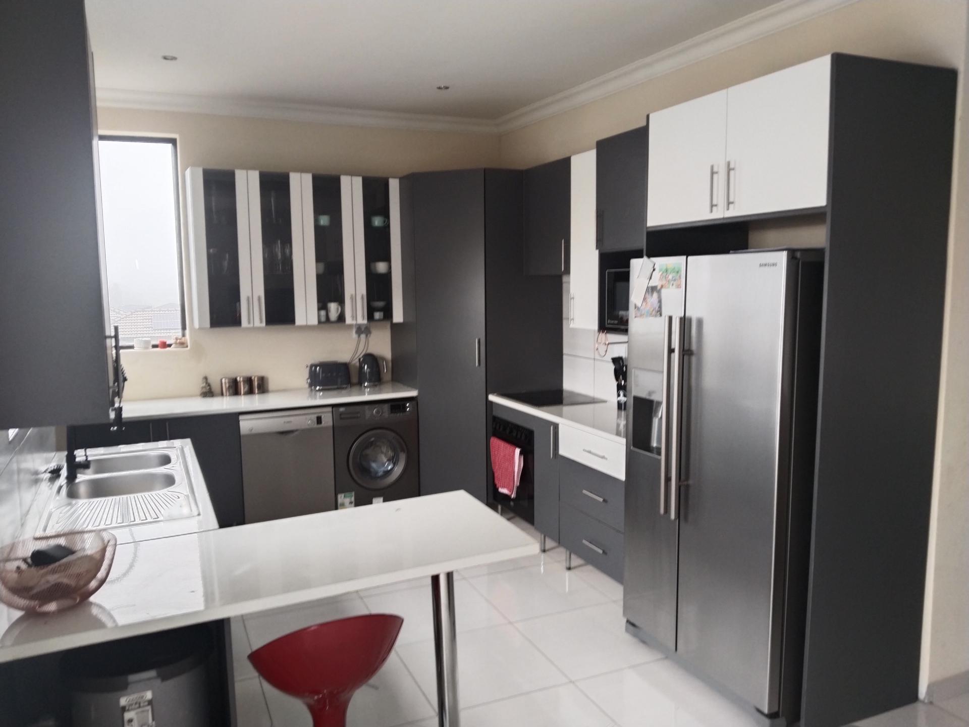 Kitchen of property in Krugersdorp