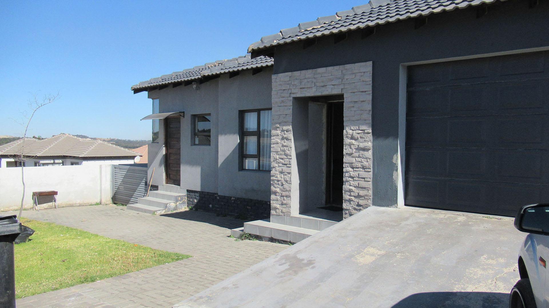 Front View of property in Krugersdorp