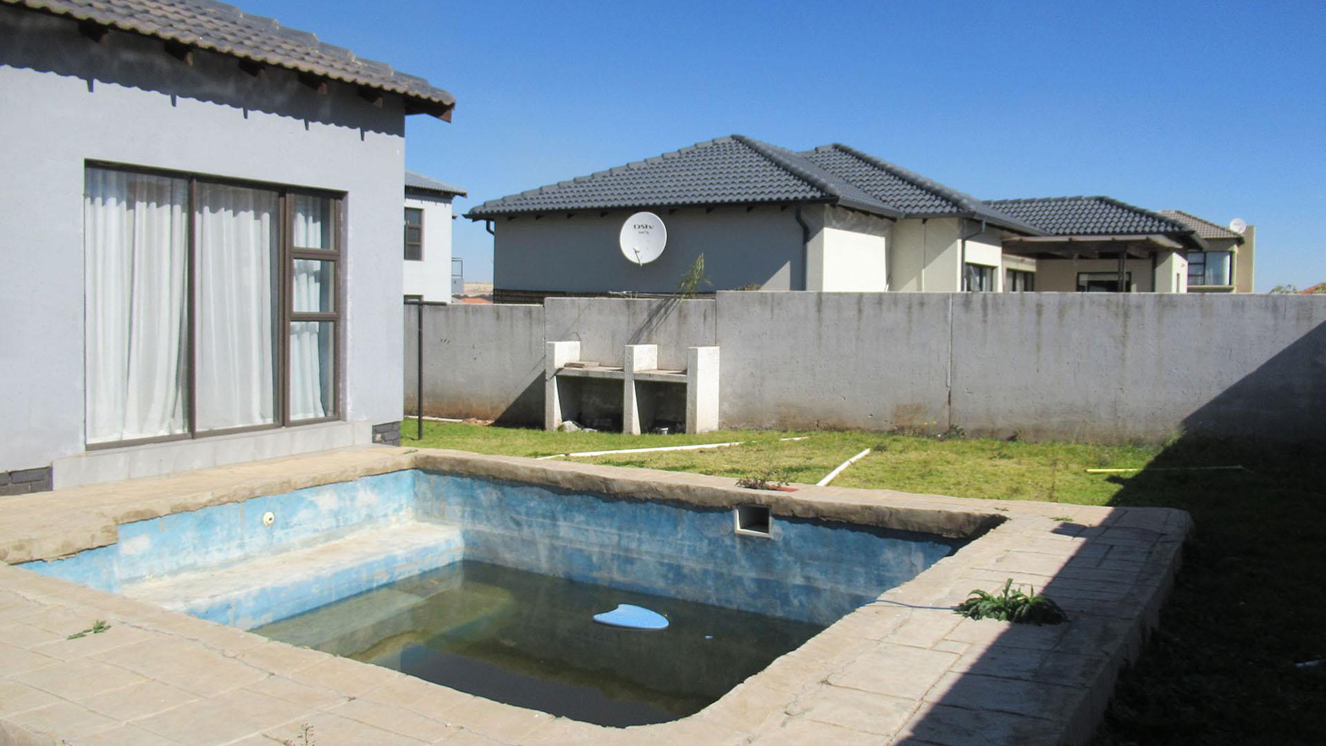 Backyard of property in Krugersdorp