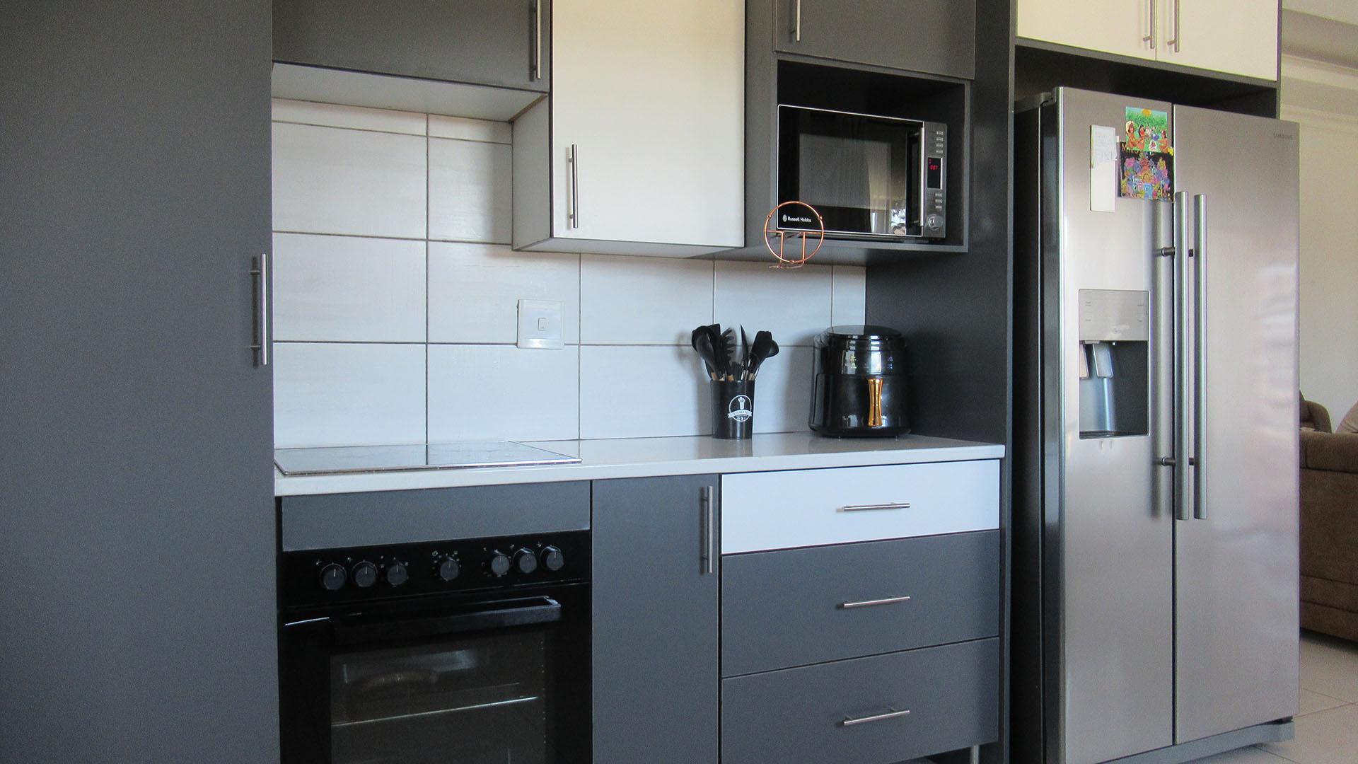 Kitchen - 15 square meters of property in Krugersdorp