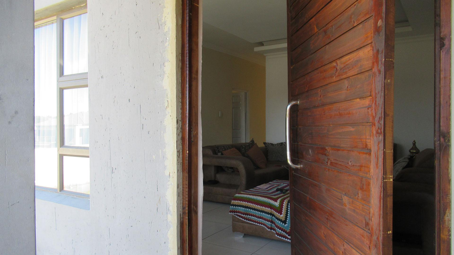 Patio - 2 square meters of property in Krugersdorp