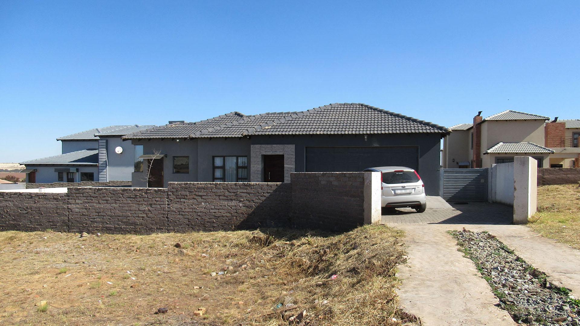Front View of property in Krugersdorp