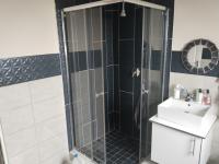Bathroom 1 of property in Krugersdorp