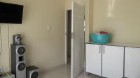 Bed Room 1 - 14 square meters of property in Krugersdorp