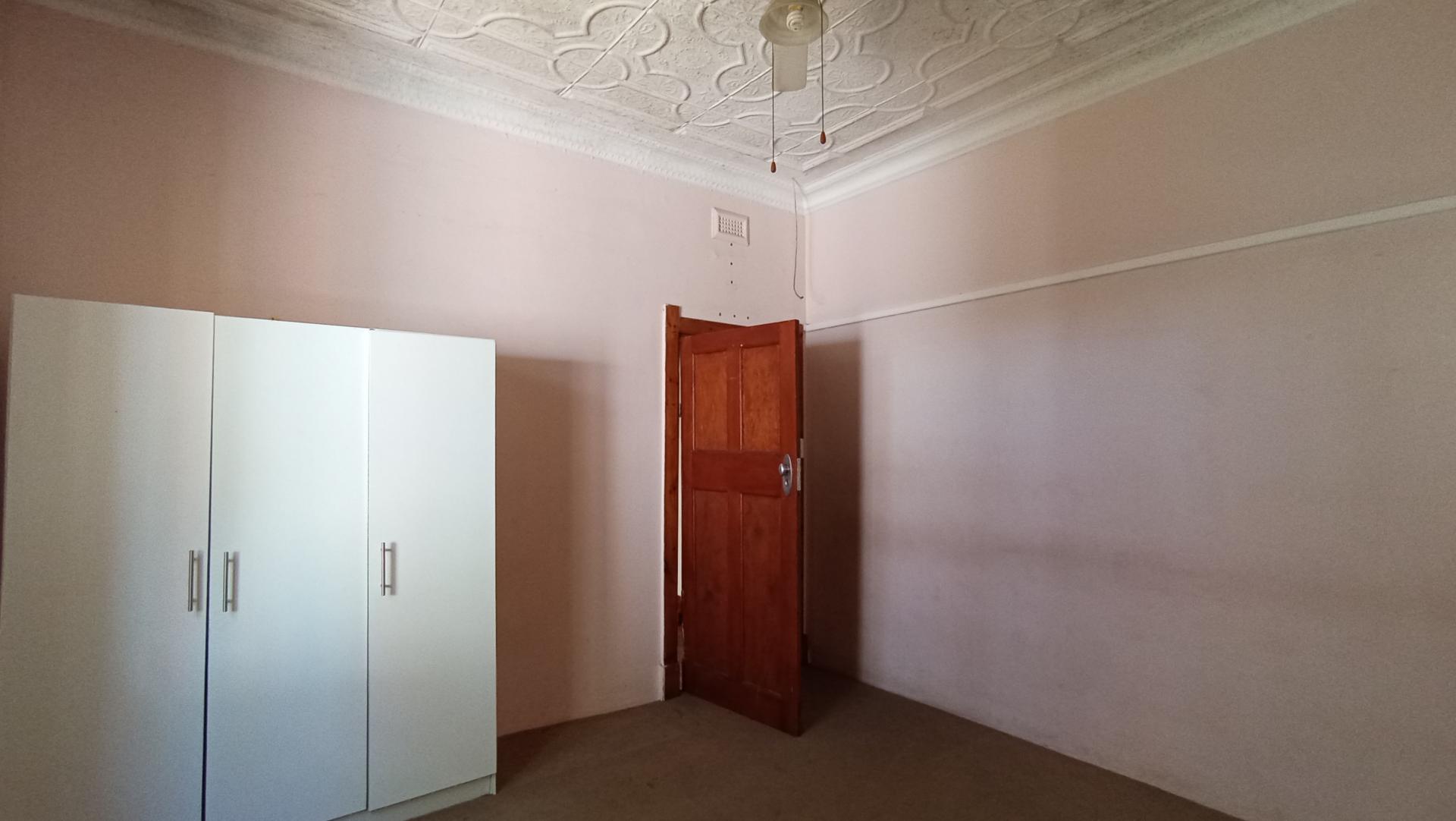 Bed Room 1 - 16 square meters of property in Orange Grove