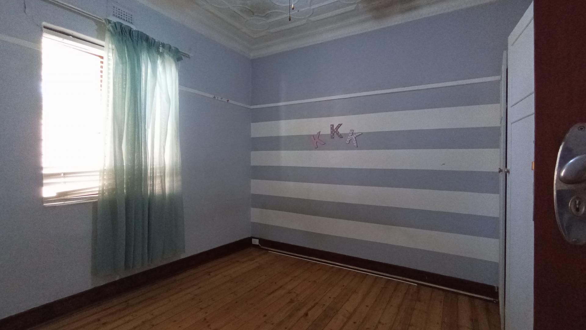 Bed Room 2 - 17 square meters of property in Orange Grove