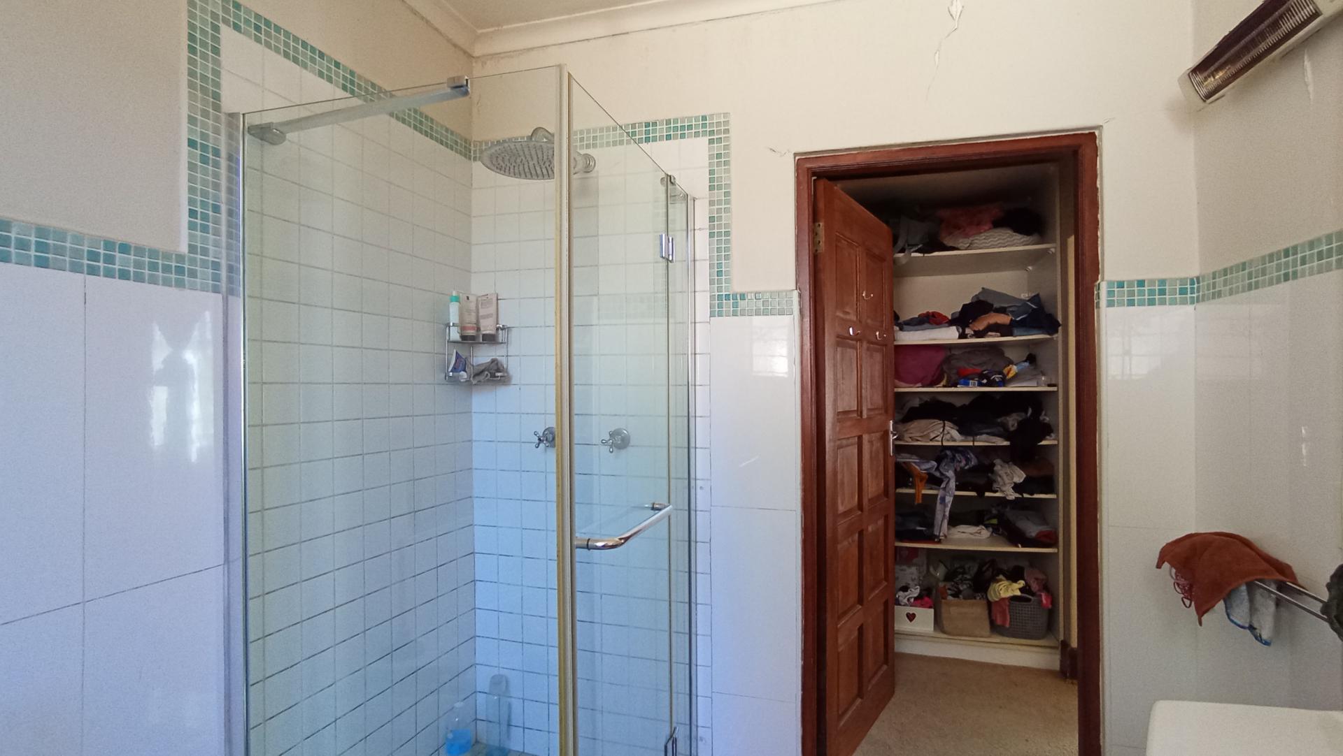 Main Bathroom - 8 square meters of property in Orange Grove