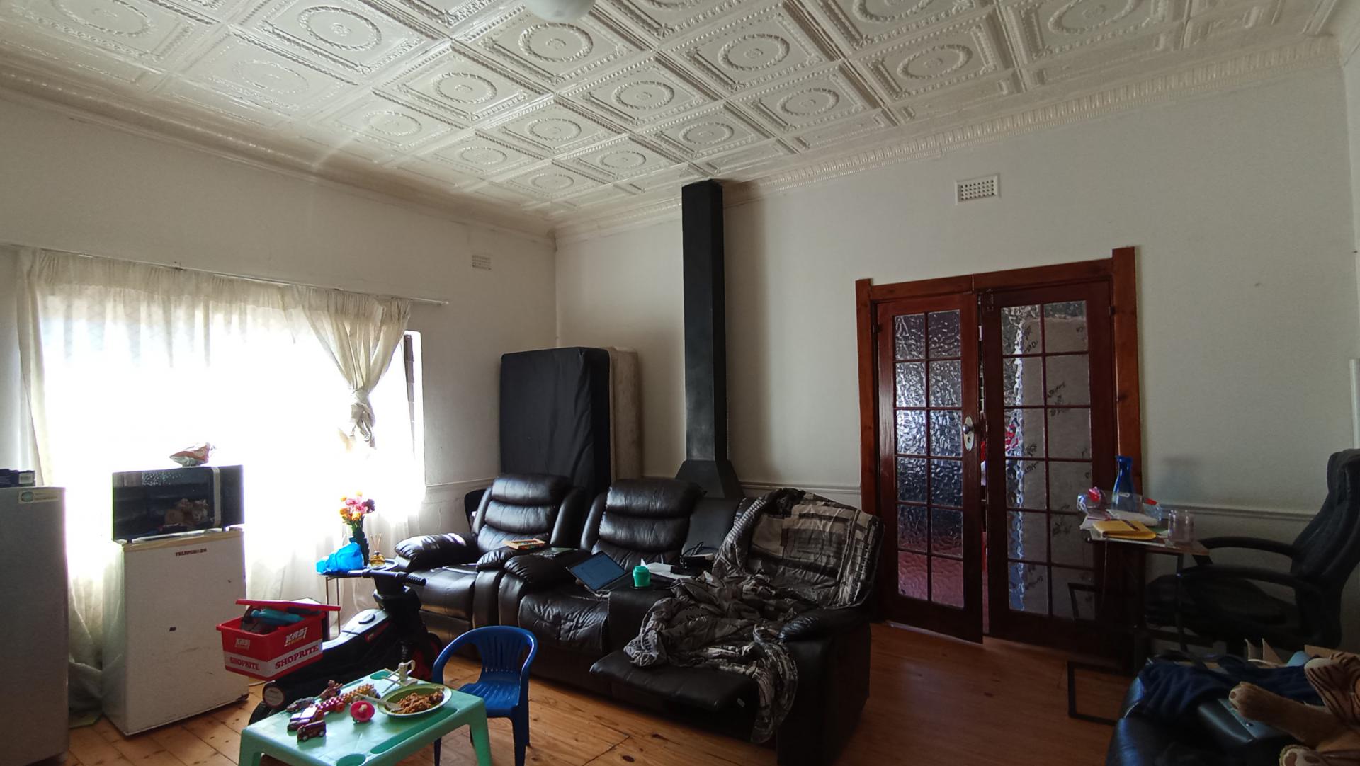 Lounges - 26 square meters of property in Orange Grove