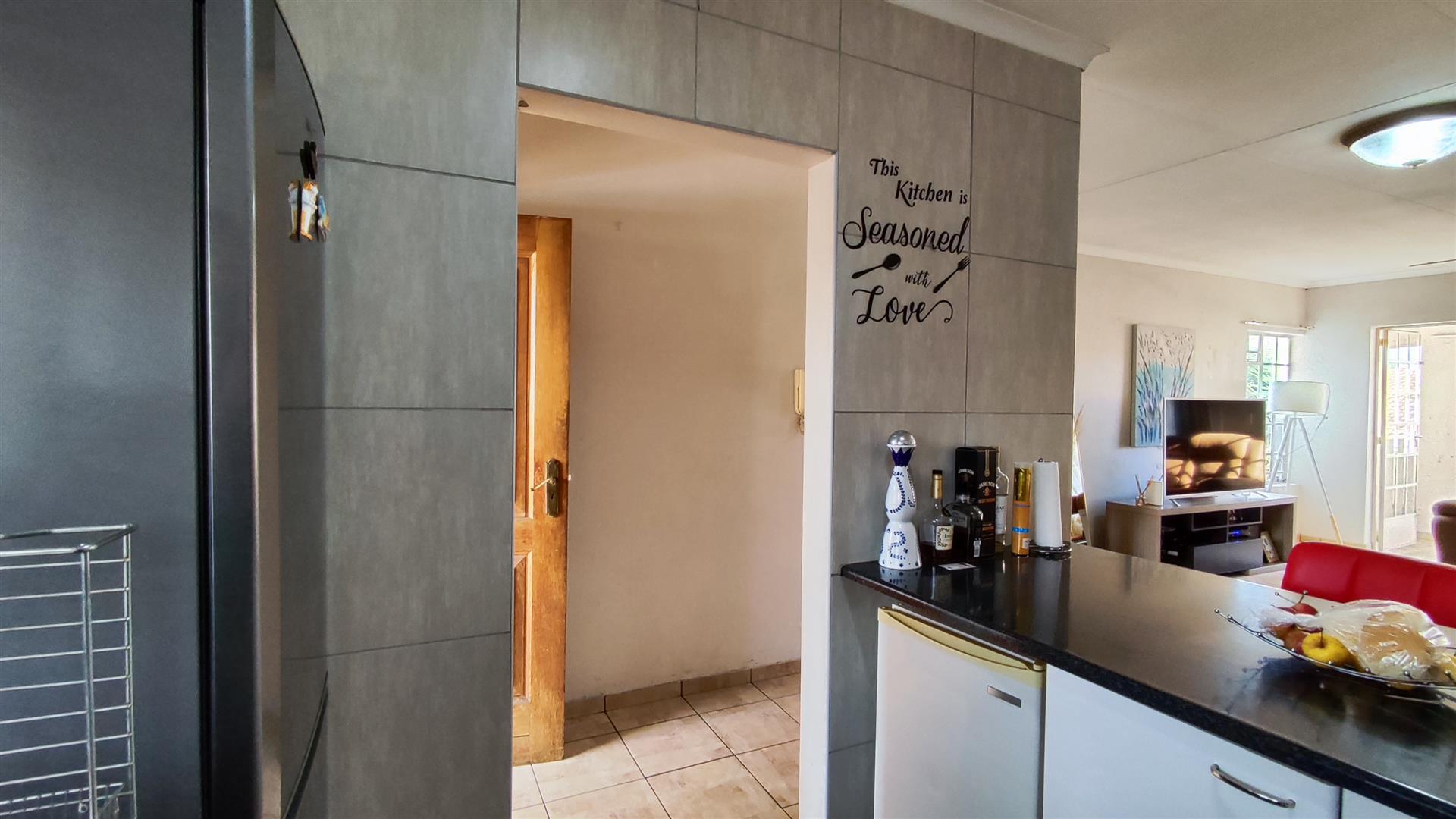 Kitchen - 7 square meters of property in Freeway Park