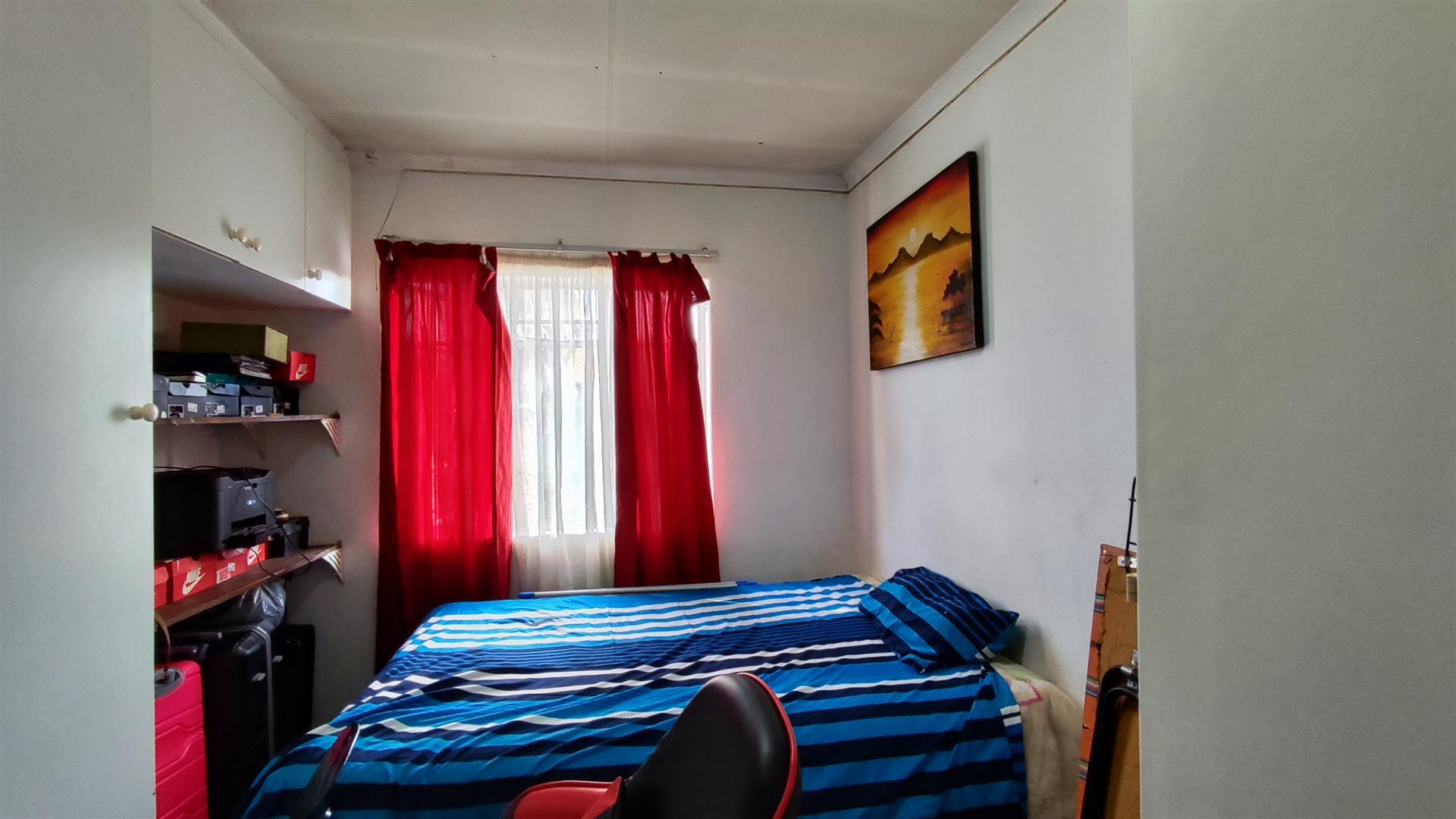 Bed Room 2 - 12 square meters of property in Freeway Park