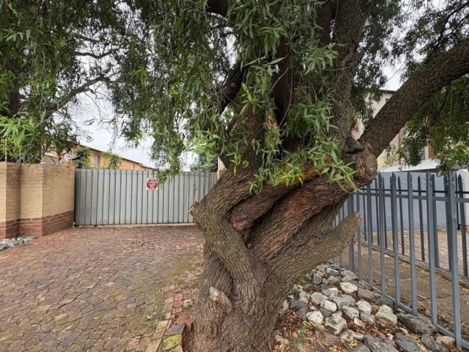 3 Bedroom Apartment for Sale For Sale in Rustenburg - MR674155