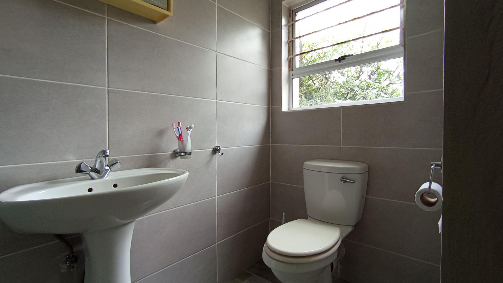 Staff Bathroom - 3 square meters of property in North Riding A.H.