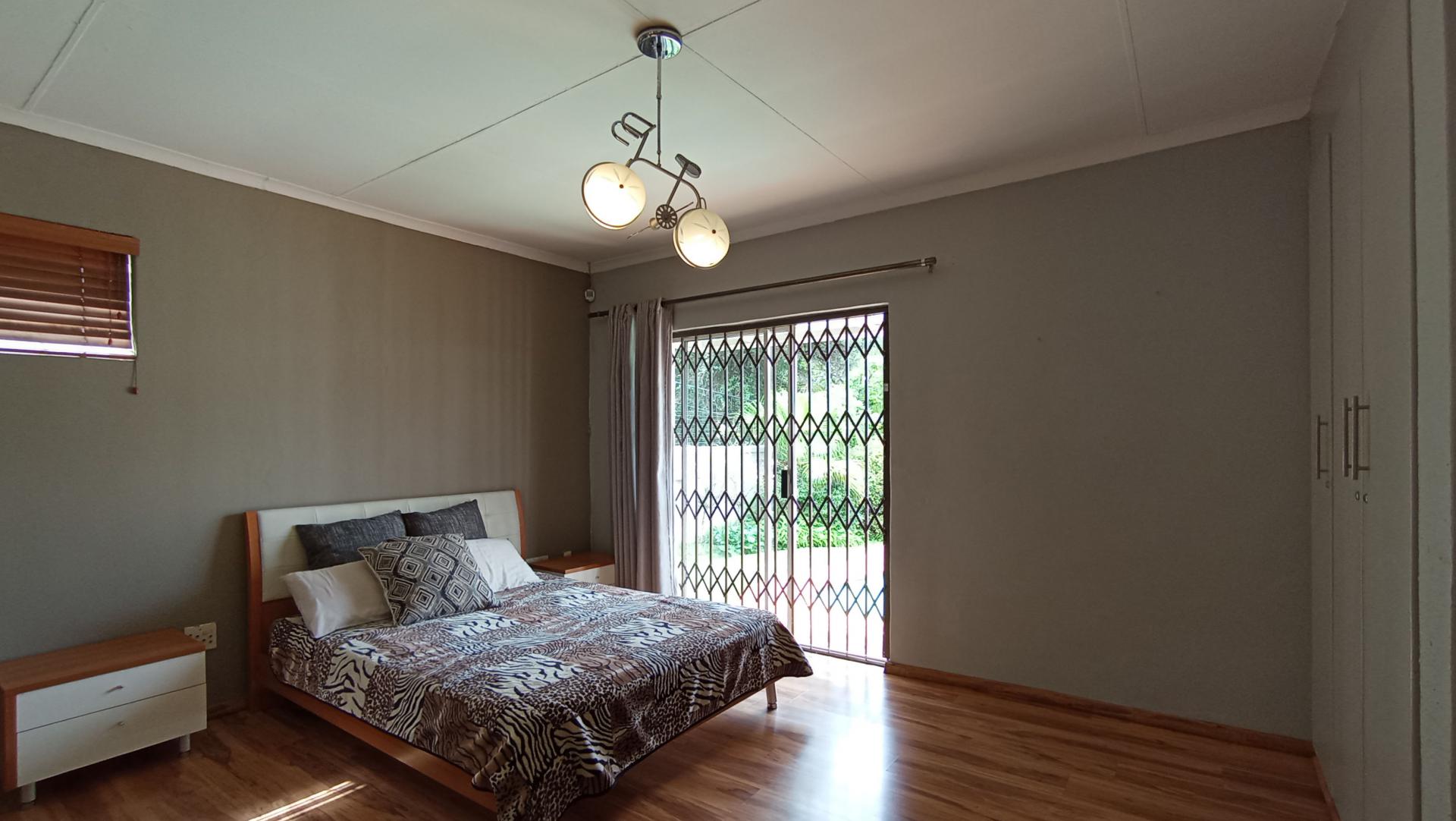 Main Bedroom - 29 square meters of property in North Riding A.H.