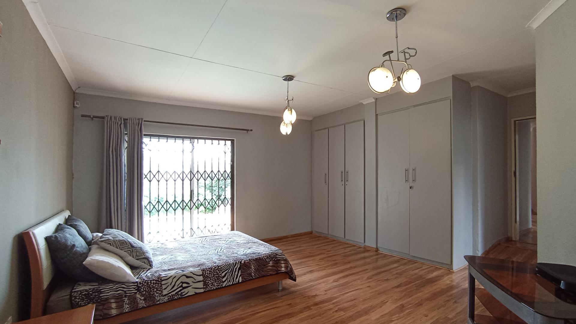 Main Bedroom - 29 square meters of property in North Riding A.H.