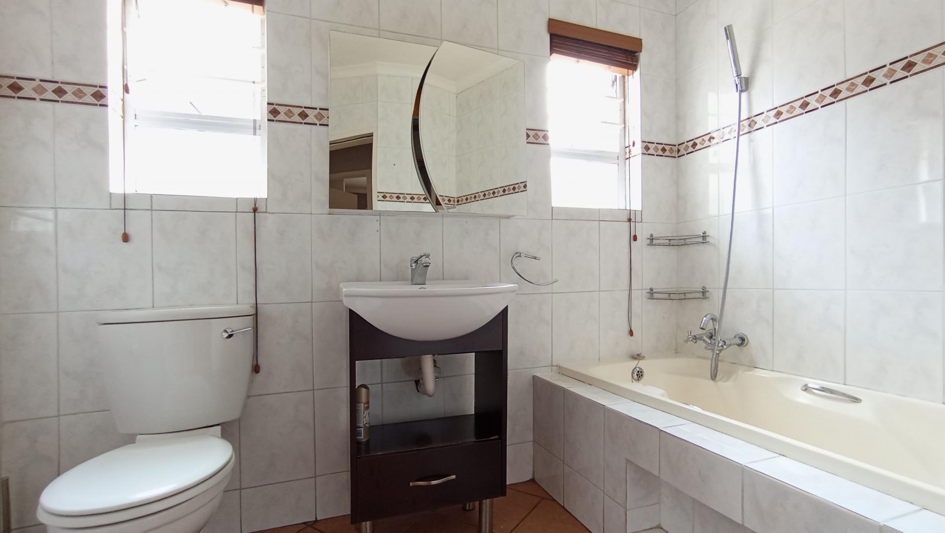 Bathroom 1 - 7 square meters of property in North Riding A.H.