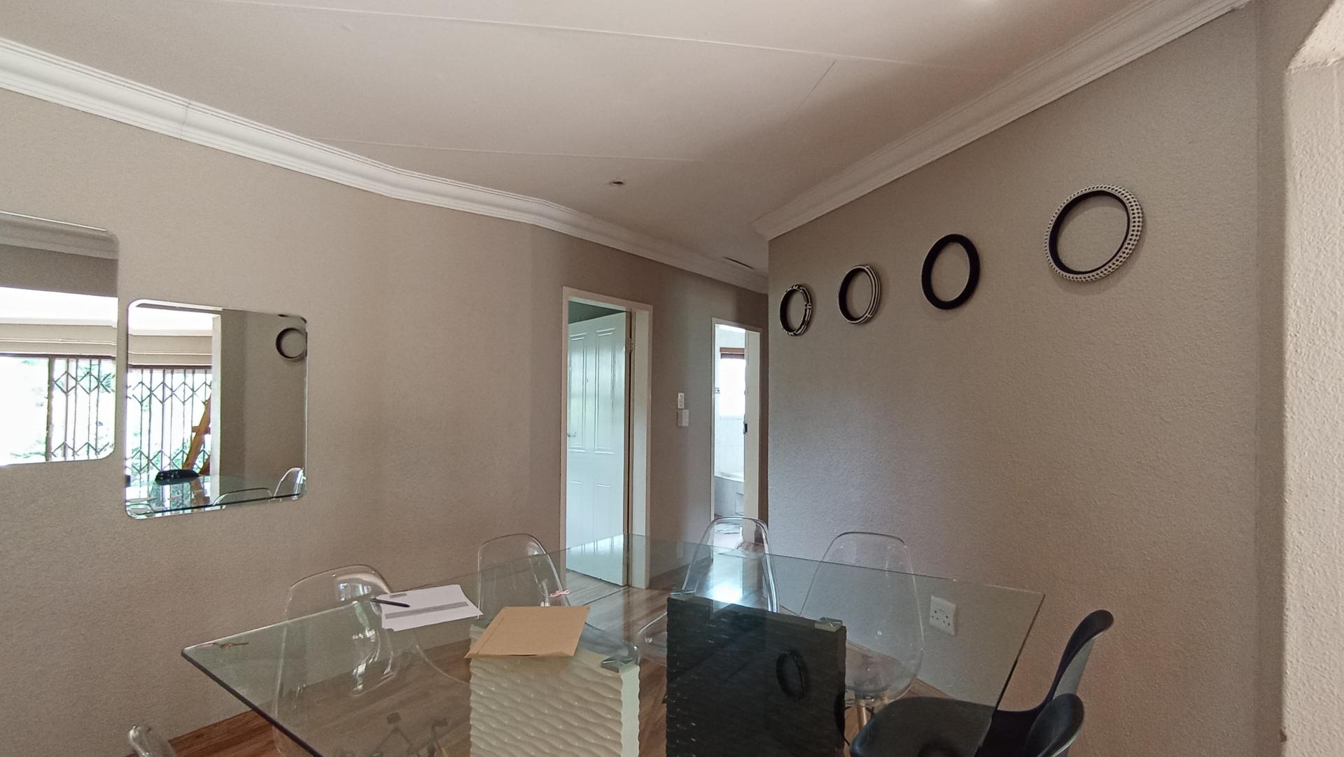 Dining Room - 12 square meters of property in North Riding A.H.