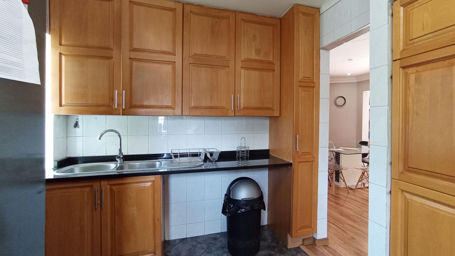 Kitchen - 15 square meters of property in North Riding A.H.