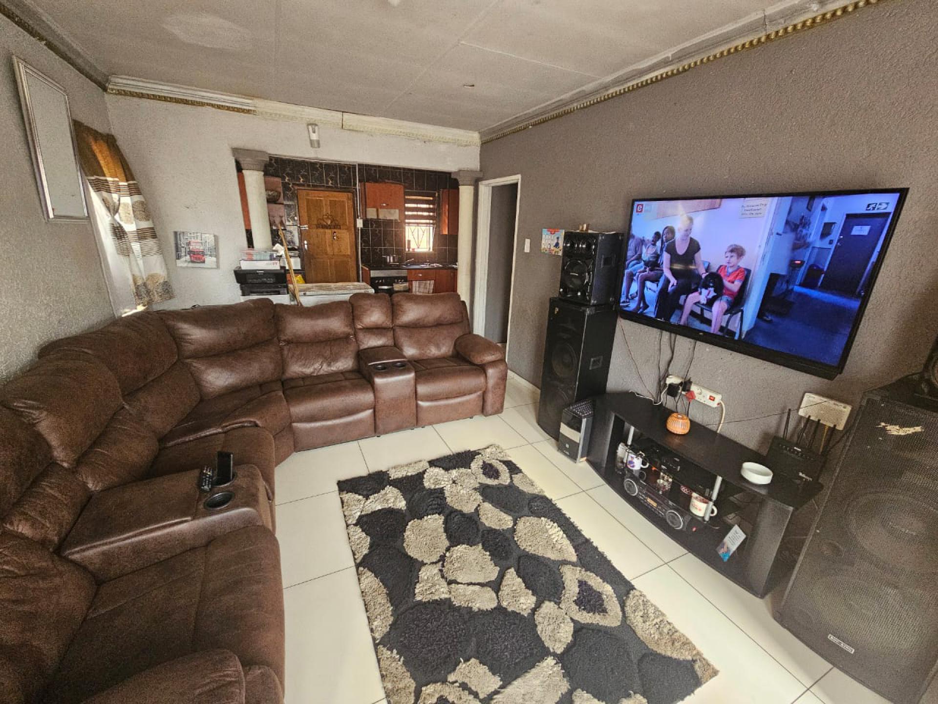  of property in Eldorado Park AH