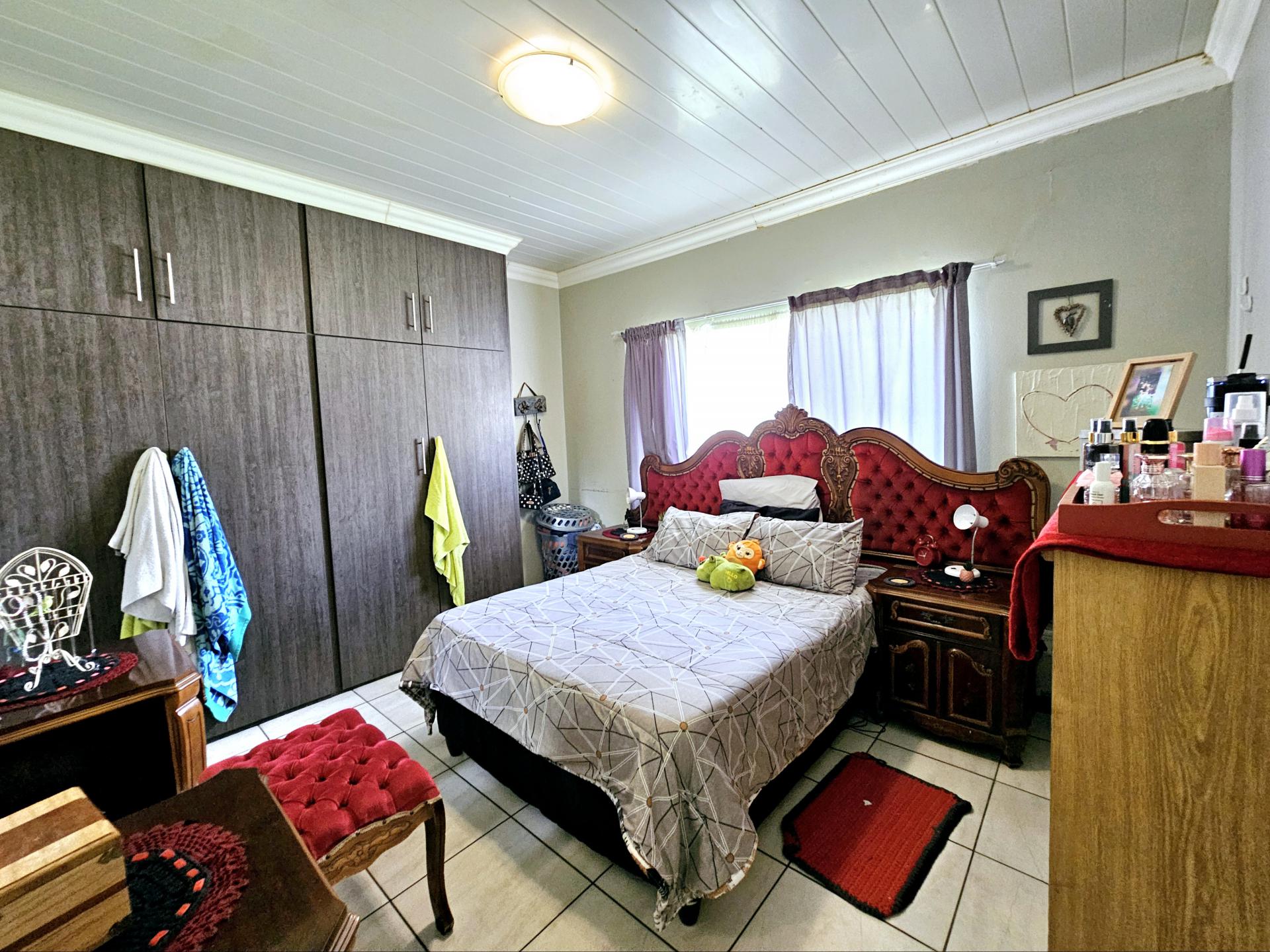 Bed Room 1 of property in Hospitaalpark