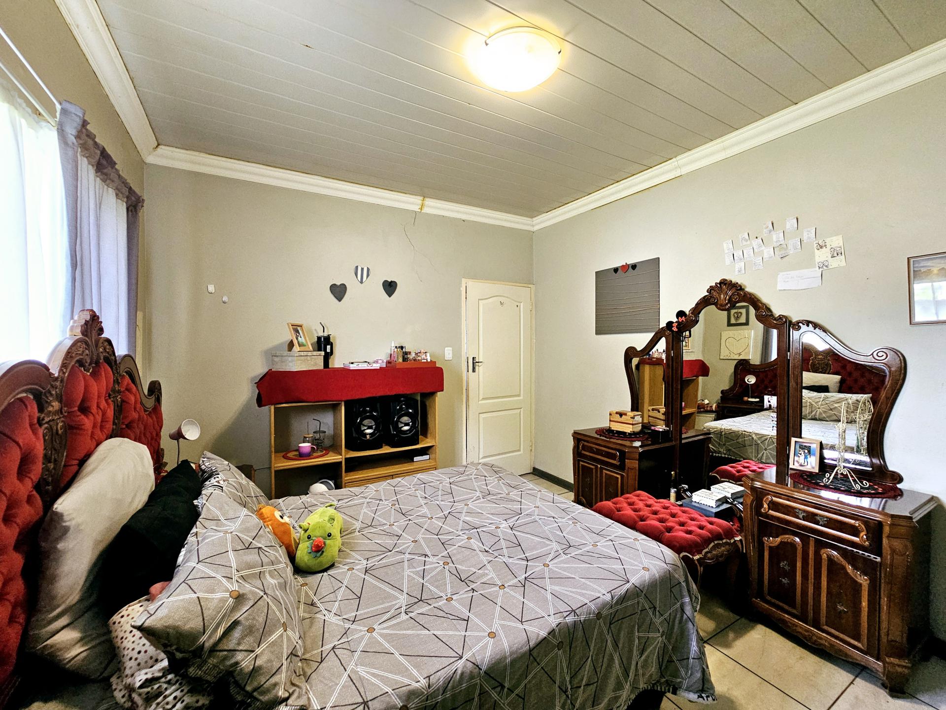 Bed Room 1 of property in Hospitaalpark