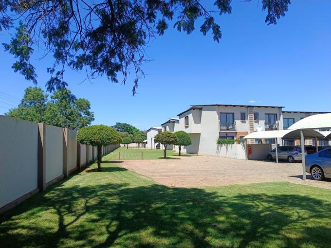 2 Bedroom Sectional Title for Sale For Sale in Zwartkop - MR674290